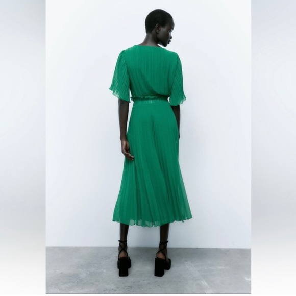 Zara Pleated MIDI Dress - Picture 5 of 6